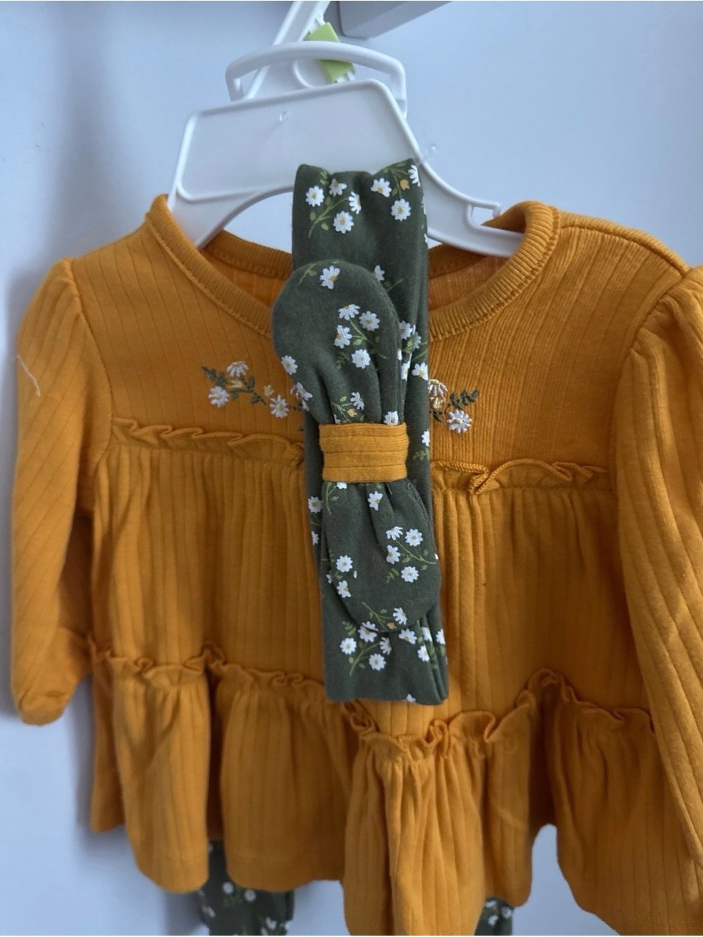 Little Me set with long sleeve shirt, pants, and a bow - Picture 4 of 4